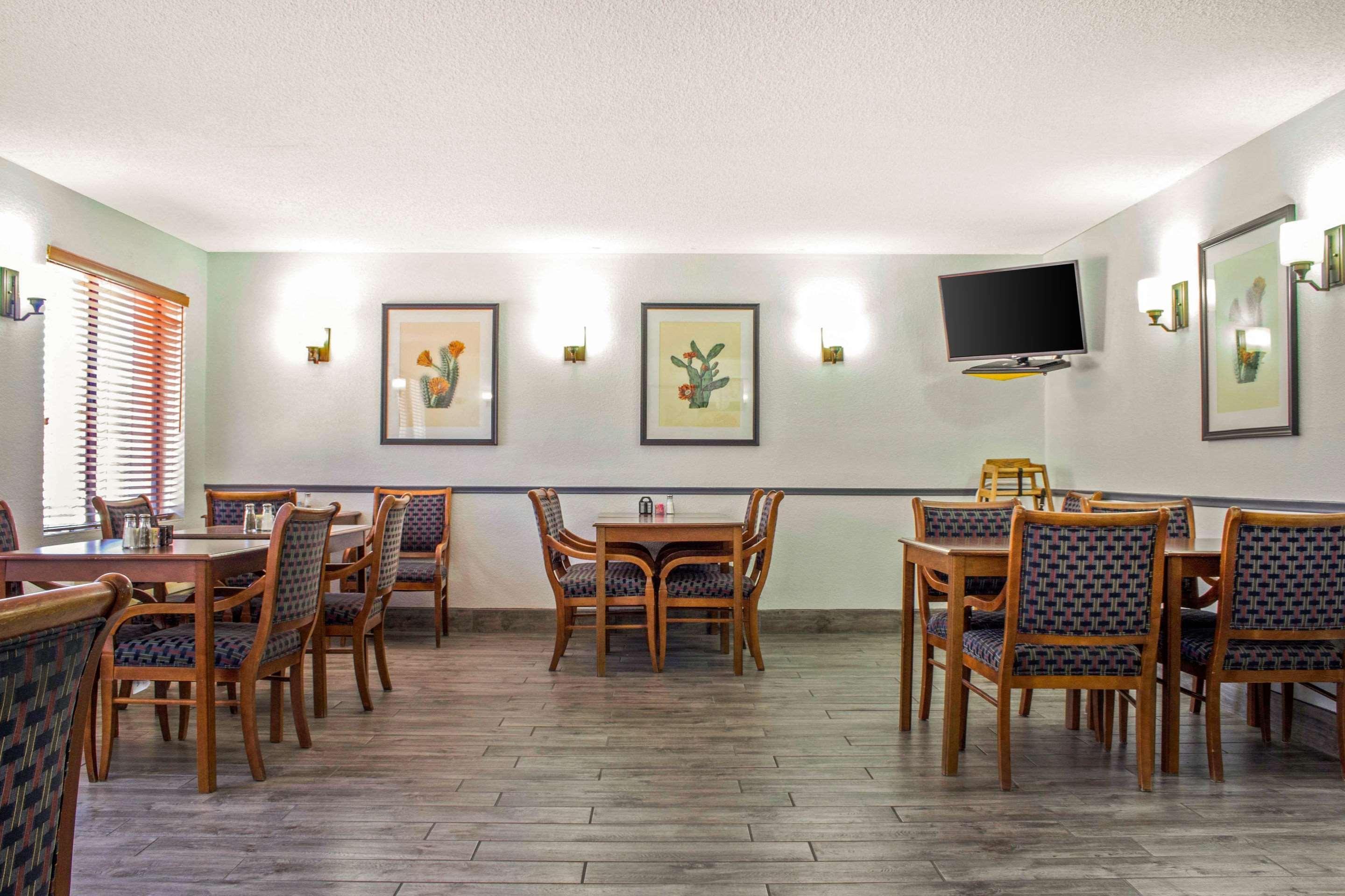本森i-10出口304凯艺酒店 外观 照片